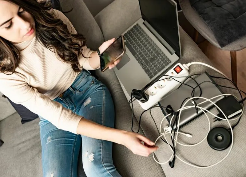 Czy naładujesz laptopa przez HDMI? Oto bezpieczne alternatywy, które warto znać!